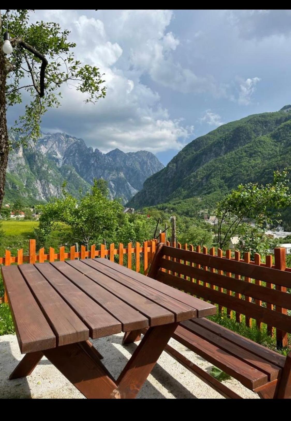 Bed & Breakfast Bujtina Pllumi *
